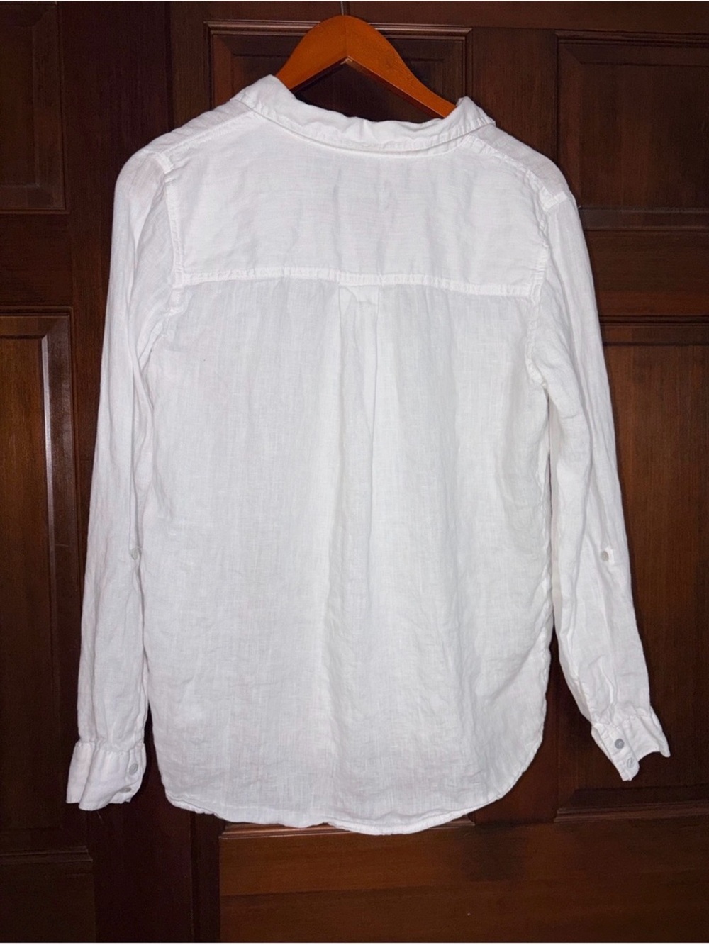 Tahari 100% Linen White Button-Down
Chest 40
Length 24
Sleeves 23 - Picture 2 of 6